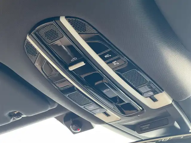 ポルシェ カイエン 山梨県 2018(平30)年 4.7万km ピュアホワイト パノラマサンルーフ /茶革 /ACC/全周囲C/純正メモリナビ　/カープレイ　/レザー　/パワーシート　/シートＨ　/ＬＫＡ　/ＢＳＡ　/Ｐバックドア　/エントリードライブ　/ＬＥＤ　/Ａハイビーム　/保証書