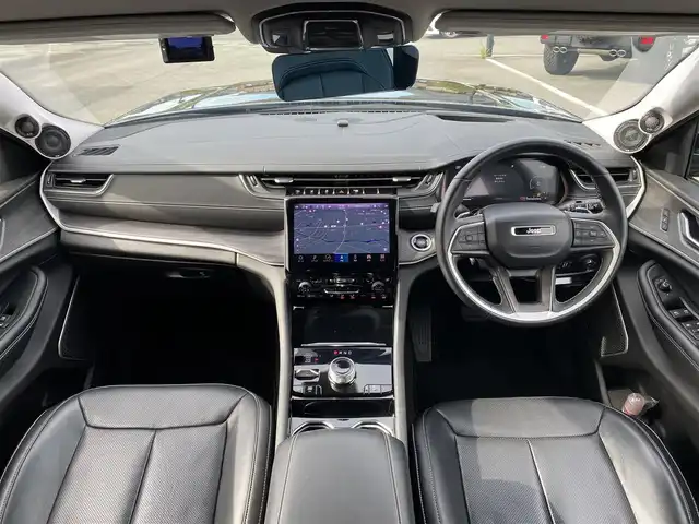 クライスラー・ジープ ジープ グランドチェロキーＬ リミテッド 福岡県 2022(令4)年 2.3万km 黒 ・アダプティブクルーズコントロール/・純正メモリーナビ/・USB/AUX/・全方位カメラ/・黒革シート/全席シートヒーター/・前後ドライブレコーダー/・地デジ/・ETC/・純正18AW/・LEDヘッドライト/・保証書