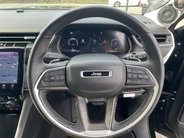 クライスラー・ジープ ジープ グランドチェロキーＬ リミテッド 福岡県 2022(令4)年 2.3万km 黒 ・アダプティブクルーズコントロール/・純正メモリーナビ/・USB/AUX/・全方位カメラ/・黒革シート/全席シートヒーター/・前後ドライブレコーダー/・地デジ/・ETC/・純正18AW/・LEDヘッドライト/・保証書