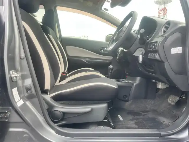 日産 ノート X Vセレクション 島根県 2020(令2)年 3.5万km ダークメタルグレー 純正メモリナビ　/フルセグTV　/Bluetooth接続　/ETC/衝突軽減ブレーキ/レーンキープアシスト　/アイドリングストップ　/前後コーナーセンサー　/オートライト/プッシュスター　/スマートキー　/純正フロアマット