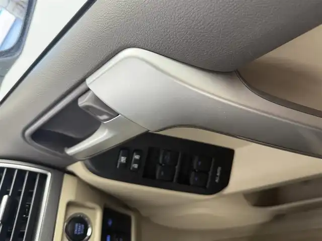 トヨタ ランドクルーザー プラド TX Lパッケージ 愛知県 2020(令2)年 3.9万km ホワイトパールクリスタルシャイン サンルーフ/ルーフレール/7人乗り/ベージュレザー/アルパインナビ　/(ＣＤ／ＤＶＤ／ＢＴ／フルセグ)/ＨＤＭＩ/USB/デジタルインナーミラー/バックカメラ/ＥＴＣ　/クルーズコントロール/トヨタセーフティセンス/クリアランスソナー/ワイパーデアイザー　/パワーシート　/シートヒーター　/エアーシート　/アルミホイール　/スマートキー