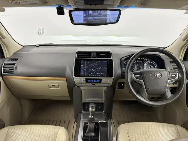 トヨタ ランドクルーザー プラド TX Lパッケージ 愛知県 2020(令2)年 4万km ホワイトパールクリスタルシャイン トヨタセーフティーセンス/・レーンキープアシスト/・衝突軽減ブレーキ/・クリアランスソナー/・横滑り防止装置/レーダークルーズコントロール/サンルーフ/ルーフレール/7人乗り/ベージュレザーシート/ALPINE９型ナビ/・フルセグTV/・Bluetooth/・CD/・DVD/・HDMI/デジタルインナーミラー/前後ドライブレコーダー/バックカメラ/ＥＴＣ　/ワイパーデアイザー　/パワーシート　/シートヒーター　/エアーシート　/アルミホイール　/スマートキー