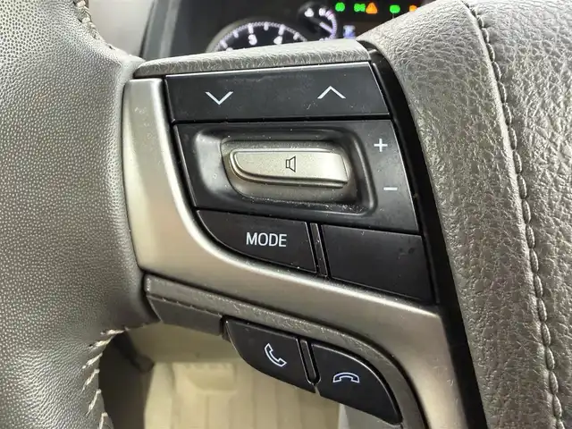 トヨタ ランドクルーザー プラド TX Lパッケージ 愛知県 2020(令2)年 4万km ホワイトパールクリスタルシャイン トヨタセーフティーセンス/・レーンキープアシスト/・衝突軽減ブレーキ/・クリアランスソナー/・横滑り防止装置/レーダークルーズコントロール/サンルーフ/ルーフレール/7人乗り/ベージュレザーシート/ALPINE９型ナビ/・フルセグTV/・Bluetooth/・CD/・DVD/・HDMI/デジタルインナーミラー/前後ドライブレコーダー/バックカメラ/ＥＴＣ　/ワイパーデアイザー　/パワーシート　/シートヒーター　/エアーシート　/アルミホイール　/スマートキー