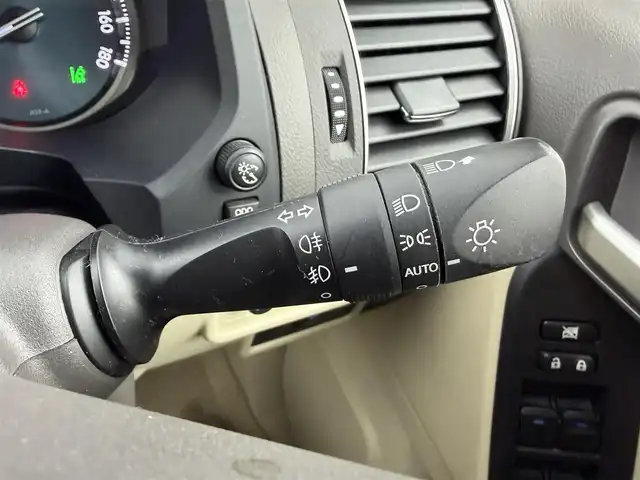 トヨタ ランドクルーザー プラド TX Lパッケージ 愛知県 2020(令2)年 4万km ホワイトパールクリスタルシャイン トヨタセーフティーセンス/・レーンキープアシスト/・衝突軽減ブレーキ/・クリアランスソナー/・横滑り防止装置/レーダークルーズコントロール/サンルーフ/ルーフレール/7人乗り/ベージュレザーシート/ALPINE９型ナビ/・フルセグTV/・Bluetooth/・CD/・DVD/・HDMI/デジタルインナーミラー/前後ドライブレコーダー/バックカメラ/ＥＴＣ　/ワイパーデアイザー　/パワーシート　/シートヒーター　/エアーシート　/アルミホイール　/スマートキー