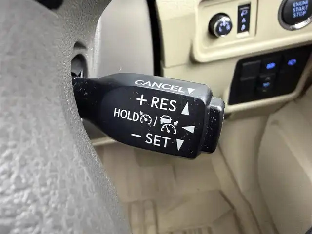 トヨタ ランドクルーザー プラド TX Lパッケージ 愛知県 2020(令2)年 4万km ホワイトパールクリスタルシャイン トヨタセーフティーセンス/・レーンキープアシスト/・衝突軽減ブレーキ/・クリアランスソナー/・横滑り防止装置/レーダークルーズコントロール/サンルーフ/ルーフレール/7人乗り/ベージュレザーシート/ALPINE９型ナビ/・フルセグTV/・Bluetooth/・CD/・DVD/・HDMI/デジタルインナーミラー/前後ドライブレコーダー/バックカメラ/ＥＴＣ　/ワイパーデアイザー　/パワーシート　/シートヒーター　/エアーシート　/アルミホイール　/スマートキー