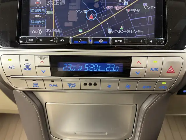 トヨタ ランドクルーザー プラド TX Lパッケージ 愛知県 2020(令2)年 4万km ホワイトパールクリスタルシャイン トヨタセーフティーセンス/・レーンキープアシスト/・衝突軽減ブレーキ/・クリアランスソナー/・横滑り防止装置/レーダークルーズコントロール/サンルーフ/ルーフレール/7人乗り/ベージュレザーシート/ALPINE９型ナビ/・フルセグTV/・Bluetooth/・CD/・DVD/・HDMI/デジタルインナーミラー/前後ドライブレコーダー/バックカメラ/ＥＴＣ　/ワイパーデアイザー　/パワーシート　/シートヒーター　/エアーシート　/アルミホイール　/スマートキー
