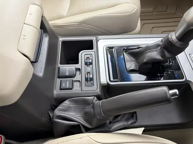 トヨタ ランドクルーザー プラド TX Lパッケージ 愛知県 2020(令2)年 4万km ホワイトパールクリスタルシャイン トヨタセーフティーセンス/・レーンキープアシスト/・衝突軽減ブレーキ/・クリアランスソナー/・横滑り防止装置/レーダークルーズコントロール/サンルーフ/ルーフレール/7人乗り/ベージュレザーシート/ALPINE９型ナビ/・フルセグTV/・Bluetooth/・CD/・DVD/・HDMI/デジタルインナーミラー/前後ドライブレコーダー/バックカメラ/ＥＴＣ　/ワイパーデアイザー　/パワーシート　/シートヒーター　/エアーシート　/アルミホイール　/スマートキー