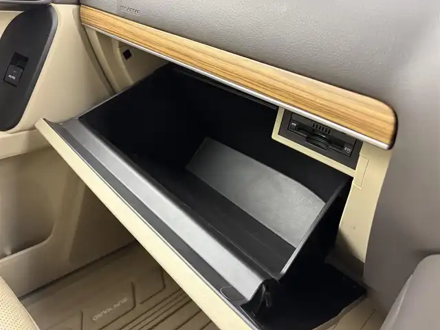 トヨタ ランドクルーザー プラド TX Lパッケージ 愛知県 2020(令2)年 4万km ホワイトパールクリスタルシャイン トヨタセーフティーセンス/・レーンキープアシスト/・衝突軽減ブレーキ/・クリアランスソナー/・横滑り防止装置/レーダークルーズコントロール/サンルーフ/ルーフレール/7人乗り/ベージュレザーシート/ALPINE９型ナビ/・フルセグTV/・Bluetooth/・CD/・DVD/・HDMI/デジタルインナーミラー/前後ドライブレコーダー/バックカメラ/ＥＴＣ　/ワイパーデアイザー　/パワーシート　/シートヒーター　/エアーシート　/アルミホイール　/スマートキー