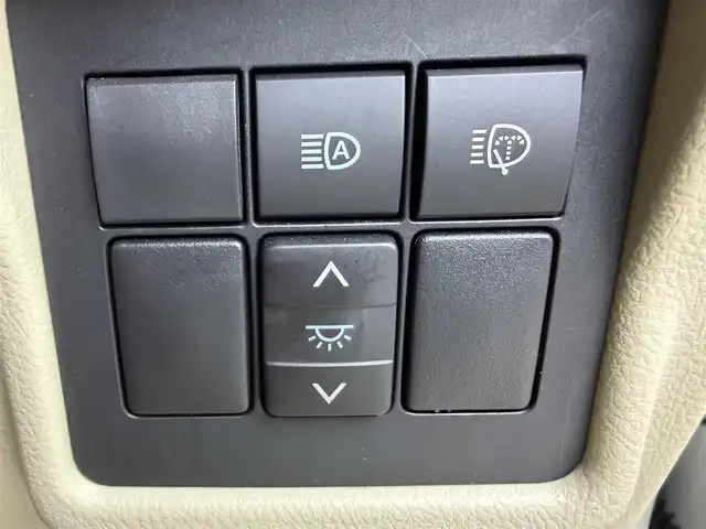 トヨタ ランドクルーザー プラド TX Lパッケージ 愛知県 2020(令2)年 4万km ホワイトパールクリスタルシャイン トヨタセーフティーセンス/・レーンキープアシスト/・衝突軽減ブレーキ/・クリアランスソナー/・横滑り防止装置/レーダークルーズコントロール/サンルーフ/ルーフレール/7人乗り/ベージュレザーシート/ALPINE９型ナビ/・フルセグTV/・Bluetooth/・CD/・DVD/・HDMI/デジタルインナーミラー/前後ドライブレコーダー/バックカメラ/ＥＴＣ　/ワイパーデアイザー　/パワーシート　/シートヒーター　/エアーシート　/アルミホイール　/スマートキー