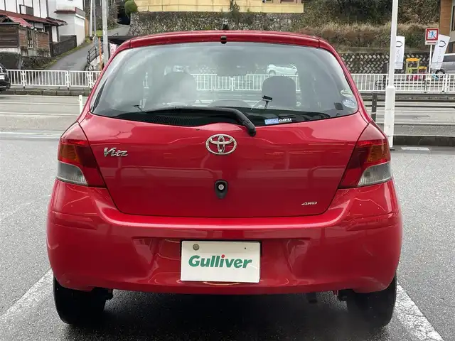 トヨタ ヴィッツ F 岐阜県 2009(平21)年 13.1万km スーパーレッドⅤ ワンオーナー/4WD/純正フロアマット/ドアバイザー/ウィンカーミラー/CD，AUX/リモコンキー/ABS/盗難防止装置システム/保証書