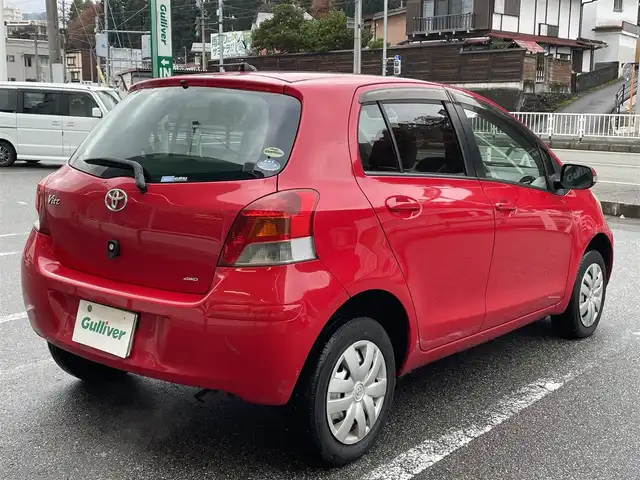 トヨタ ヴィッツ F 岐阜県 2009(平21)年 13.1万km スーパーレッドⅤ ワンオーナー/4WD/純正フロアマット/ドアバイザー/ウィンカーミラー/CD，AUX/リモコンキー/ABS/盗難防止装置システム/保証書