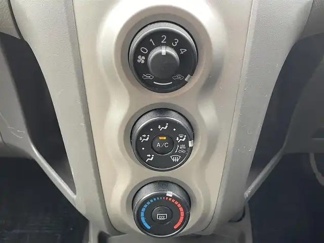 トヨタ ヴィッツ F 岐阜県 2009(平21)年 13.1万km スーパーレッドⅤ ワンオーナー/4WD/純正フロアマット/ドアバイザー/ウィンカーミラー/CD，AUX/リモコンキー/ABS/盗難防止装置システム/保証書