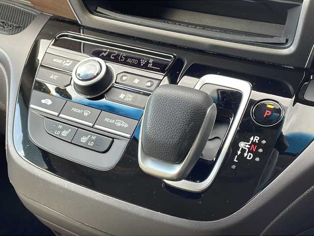 ホンダ フリード ハイブリット G ホンダセンシング 徳島県 2021(令3)年 6万km シルバーミストグリーンM ワンオーナー /無限ドアパーツ /7インチ純正SDナビ（VXM-214VFi）/フルセグTV/Bluetooth/CD/DVD再生機能/iPod/AUX/USB/衝突軽減ブレーキ /禁煙 /両側パワースライドドア /後方コーナーセンサー /クルコン追従有 /レーンキープアシスト/シートヒーター/エアシート /シートカバー付/前方純正ドライブレコーダー /純正AW15インチ/ウィンカーミラー/オートライト