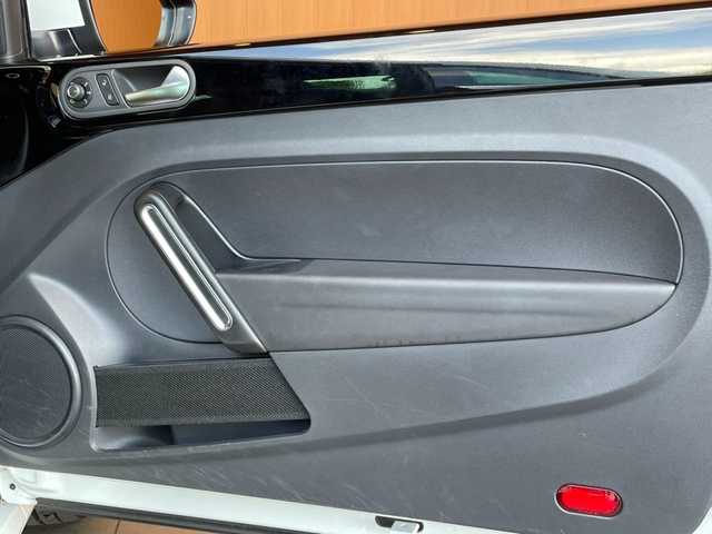 フォルクスワーゲン ザ・ビートル エクスクルーシブ 愛知県 2018(平30)年 3.1万km ピュアホワイト 250台限定車/エクスクルーシブ専用白黒コンビレザー/純正ナビ/フルセグTV/CD/DVD/Bluetooth/バックカメラ/シートヒーター/HIDヘッドライト/クルコン/ブラインドスポット/プッシュスタート/純正18インチアルミ