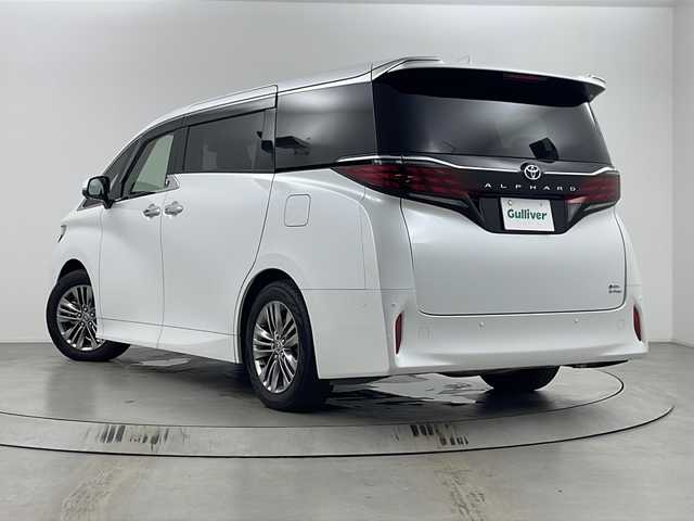 トヨタ アルファードハイブリット Z 埼玉県 2025(令7)年 0.2万km プラチナホワイトパールマイカ 後席モニター　/全方位カメラ　/ＢＳＭ　/ビルトインＥＴＣ２．０　/純正ディスプレイオーディオ　/ワイヤレス充電器　/電動リアゲート　/パワーシート　/シートヒーター/エアシート/ステアリングヒーター/レーダークルーズコントロール　/オートマティックハイビーム/両側パワースライドドア　/デジタルインナーミラー/ＨＤＭＩ/パドルシフト