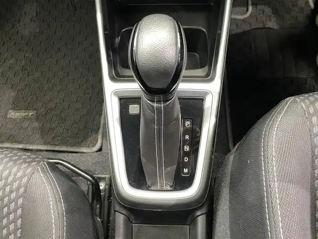 スズキ スイフト RSt 鹿児島県 2018(平30)年 5.6万km スーパーブラックパール 純正ナビ/(フルセグTV/Bluetooth/DVD/CD)/全方位カメラ/横滑り防止/LEDヘッドライト/オートライト/運転席シートヒーター/前後ドライブレコーダー/ETC/純正アルミホイール/フロアマット/プッシュスタート/スマートキー