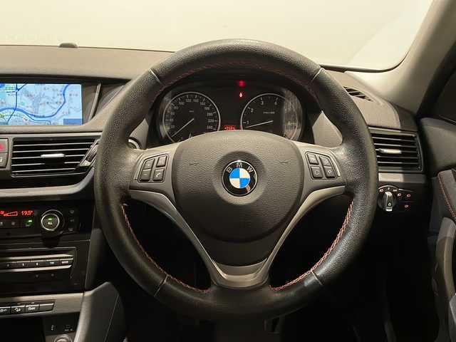 ＢＭＷ Ｘ１ xDrive 20i 新潟県 2013(平25)年 6.8万km グレイシャーシルバー アンチロックブレーキングシステム/ダイナミックスタビリティコントロール/ECOPROモード/ルームミラー内蔵ETC/バックカメラ/アイドリングストップ/プッシュスタート/４WD/USB端子/スペアキー１本