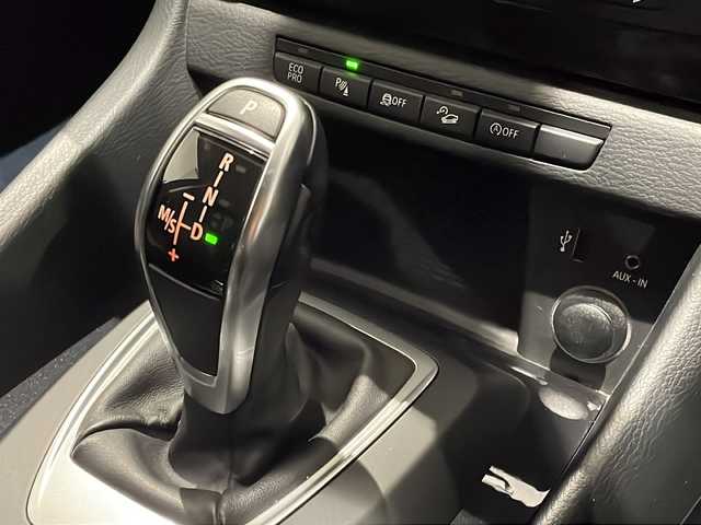 ＢＭＷ Ｘ１ xDrive 20i 新潟県 2013(平25)年 6.8万km グレイシャーシルバー アンチロックブレーキングシステム/ダイナミックスタビリティコントロール/ECOPROモード/ルームミラー内蔵ETC/バックカメラ/アイドリングストップ/プッシュスタート/４WD/USB端子/スペアキー１本
