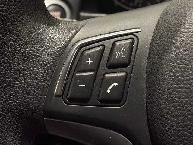 ＢＭＷ Ｘ１ xDrive 20i 新潟県 2013(平25)年 6.8万km グレイシャーシルバー アンチロックブレーキングシステム/ダイナミックスタビリティコントロール/ECOPROモード/ルームミラー内蔵ETC/バックカメラ/アイドリングストップ/プッシュスタート/４WD/USB端子/スペアキー１本