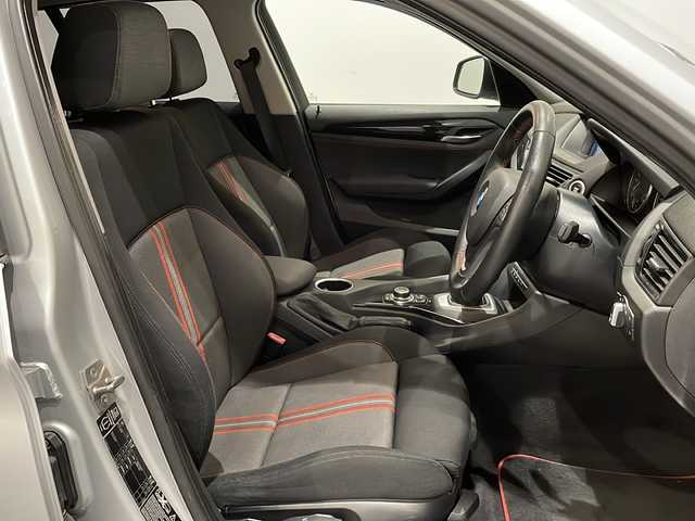 ＢＭＷ Ｘ１ xDrive 20i 新潟県 2013(平25)年 6.8万km グレイシャーシルバー アンチロックブレーキングシステム/ダイナミックスタビリティコントロール/ECOPROモード/ルームミラー内蔵ETC/バックカメラ/アイドリングストップ/プッシュスタート/４WD/USB端子/スペアキー１本