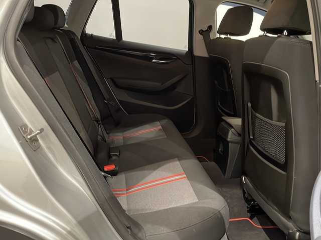 ＢＭＷ Ｘ１ xDrive 20i 新潟県 2013(平25)年 6.8万km グレイシャーシルバー アンチロックブレーキングシステム/ダイナミックスタビリティコントロール/ECOPROモード/ルームミラー内蔵ETC/バックカメラ/アイドリングストップ/プッシュスタート/４WD/USB端子/スペアキー１本