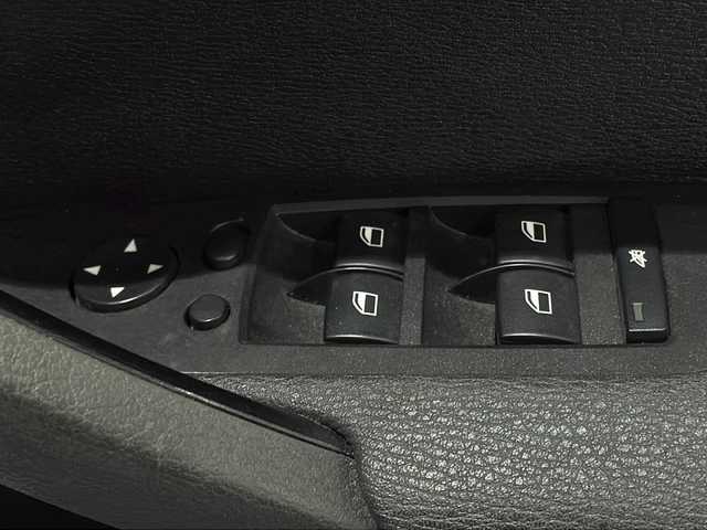 ＢＭＷ Ｘ１ xDrive 20i 新潟県 2013(平25)年 6.8万km グレイシャーシルバー アンチロックブレーキングシステム/ダイナミックスタビリティコントロール/ECOPROモード/ルームミラー内蔵ETC/バックカメラ/アイドリングストップ/プッシュスタート/４WD/USB端子/スペアキー１本