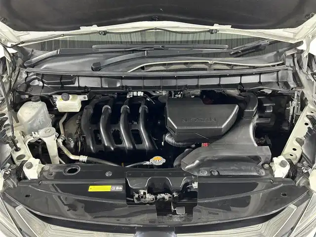 日産 セレナ ハイウェイスター Vセレクション 佐賀県 2018(平30)年 8.8万km ブリリアントホワイトパール 純正9インチナビ/フルセグTV/Bluetooth/CD/DVD/全方位カメラ/衝突被害軽減システム/自動駐車支援システム/クルーズコントロール/オートライト/オートマチックハイビーム/クリアランスソナー/LEDヘッドライト/LEDフォグライト/純正前方ドライブレコーダー/ビルトインETC/両側パワースライドドア/ハンズフリースライドドア/後席サンシェード/シートバックテーブル/純正フロアマット/純正16インチアルミホイール/スマートキー/スペアキー×1/ドアバイザー