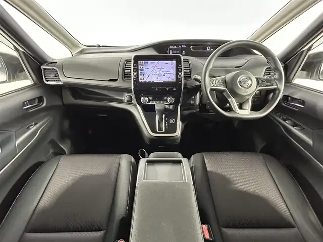 日産 セレナ ハイウェイスター Vセレクション 佐賀県 2018(平30)年 8.8万km ブリリアントホワイトパール 純正9インチナビ/フルセグTV/Bluetooth/CD/DVD/全方位カメラ/衝突被害軽減システム/自動駐車支援システム/クルーズコントロール/オートライト/オートマチックハイビーム/クリアランスソナー/LEDヘッドライト/LEDフォグライト/純正前方ドライブレコーダー/ビルトインETC/両側パワースライドドア/ハンズフリースライドドア/後席サンシェード/シートバックテーブル/純正フロアマット/純正16インチアルミホイール/スマートキー/スペアキー×1/ドアバイザー