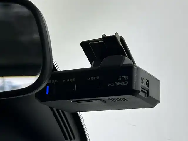 日産 セレナ ハイウェイスター Vセレクション 佐賀県 2018(平30)年 8.8万km ブリリアントホワイトパール 純正9インチナビ/フルセグTV/Bluetooth/CD/DVD/全方位カメラ/衝突被害軽減システム/自動駐車支援システム/クルーズコントロール/オートライト/オートマチックハイビーム/クリアランスソナー/LEDヘッドライト/LEDフォグライト/純正前方ドライブレコーダー/ビルトインETC/両側パワースライドドア/ハンズフリースライドドア/後席サンシェード/シートバックテーブル/純正フロアマット/純正16インチアルミホイール/スマートキー/スペアキー×1/ドアバイザー