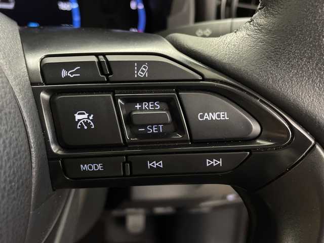 トヨタ ヤリスクロス ハイブリッド Z 鹿児島県 2023(令5)年 1.7万km センシュアルレッドマイカ ワンオーナー/モデリスタフルエアロ/メーカーナビ/パノラミックビューモニター/トヨタセーフティセンス/プリクラッシュセーフティ/ブラインドスポットモニター/レーダークルーズコントロール/オートハイビーム/電動パーキングブレーキ/パワーシート/純正フロアマット/シートヒーター/ステアリングヒーター/クリアランスソナー/LEDオートライト/ビルドインETC