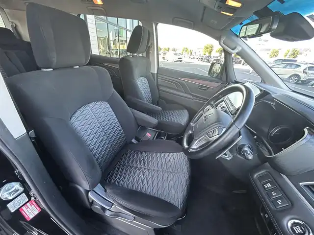 三菱 デリカＤ：５ G 群馬県 2023(令5)年 3.4万km アメジストブラック ワンオーナー/4WD/アルパイン製ナビ/　(AM/FM/CD/DVD/BT/SD/HDMI/)/全方位カメラ/アルパイン製フリップダウン/両側パワースライドドア/衝突被害軽減ブレーキ/車線逸脱警報/車線逸脱防止支援機能/レーダークルーズコントロール/AUTOライト/AUTOハイビーム/横すべり防止機能/アイドリングストップ/ステアリングリモコン/革巻きステアリング/ステアリングリモコン/パドルシフト