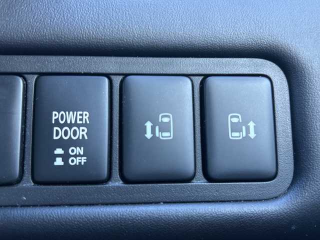 三菱 デリカＤ：５ G 群馬県 2023(令5)年 3.4万km アメジストブラック ワンオーナー/4WD/アルパイン製ナビ/　(AM/FM/CD/DVD/BT/SD/HDMI/)/全方位カメラ/アルパイン製フリップダウン/両側パワースライドドア/衝突被害軽減ブレーキ/車線逸脱警報/車線逸脱防止支援機能/レーダークルーズコントロール/AUTOライト/AUTOハイビーム/横すべり防止機能/アイドリングストップ/ステアリングリモコン/革巻きステアリング/ステアリングリモコン/パドルシフト