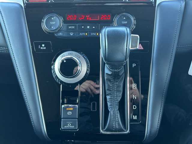 三菱 デリカＤ：５ G 群馬県 2023(令5)年 3.4万km アメジストブラック ワンオーナー/4WD/アルパイン製ナビ/　(AM/FM/CD/DVD/BT/SD/HDMI/)/全方位カメラ/アルパイン製フリップダウン/両側パワースライドドア/衝突被害軽減ブレーキ/車線逸脱警報/車線逸脱防止支援機能/レーダークルーズコントロール/AUTOライト/AUTOハイビーム/横すべり防止機能/アイドリングストップ/ステアリングリモコン/革巻きステアリング/ステアリングリモコン/パドルシフト