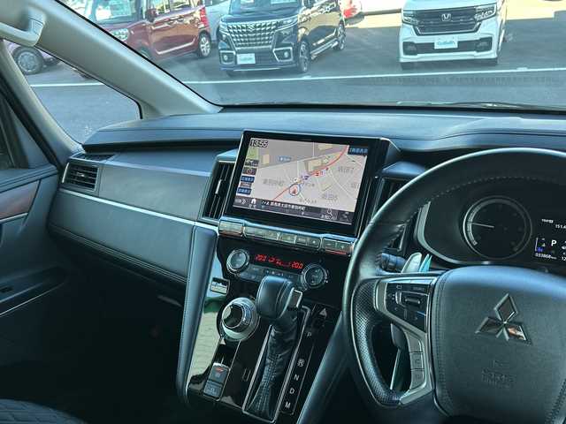 三菱 デリカＤ：５ G 群馬県 2023(令5)年 3.4万km アメジストブラック ワンオーナー/4WD/アルパイン製ナビ/　(AM/FM/CD/DVD/BT/SD/HDMI/)/全方位カメラ/アルパイン製フリップダウン/両側パワースライドドア/衝突被害軽減ブレーキ/車線逸脱警報/車線逸脱防止支援機能/レーダークルーズコントロール/AUTOライト/AUTOハイビーム/横すべり防止機能/アイドリングストップ/ステアリングリモコン/革巻きステアリング/ステアリングリモコン/パドルシフト