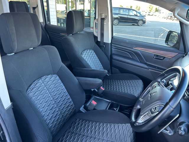 三菱 デリカＤ：５ G 群馬県 2023(令5)年 3.4万km アメジストブラック ワンオーナー/4WD/アルパイン製ナビ/　(AM/FM/CD/DVD/BT/SD/HDMI/)/全方位カメラ/アルパイン製フリップダウン/両側パワースライドドア/衝突被害軽減ブレーキ/車線逸脱警報/車線逸脱防止支援機能/レーダークルーズコントロール/AUTOライト/AUTOハイビーム/横すべり防止機能/アイドリングストップ/ステアリングリモコン/革巻きステアリング/ステアリングリモコン/パドルシフト