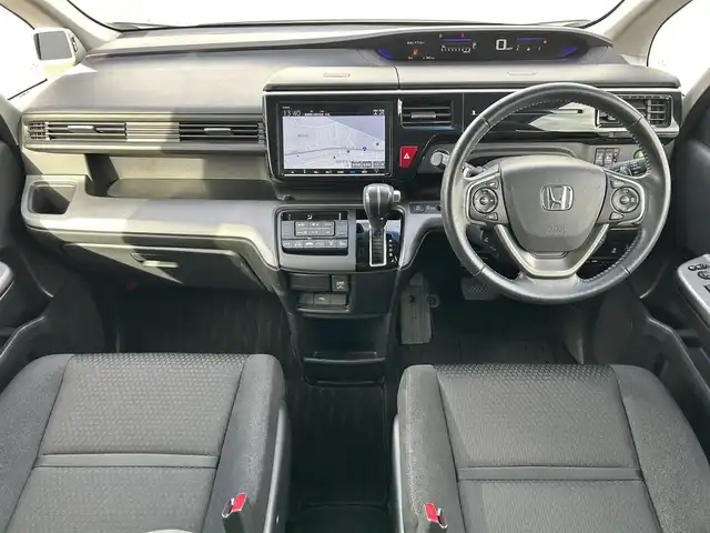 ホンダ ステップワゴン スパーダ ホンダセンシング 群馬県 2020(令2)年 4.8万km プラチナホワイトパール ワンオーナー/ホンダセンシング/・衝突軽減ブレーキシステム/・先行車検知/・先行車発進お知らせ/・路外逸脱抑制機能/・レーンキープアシスト/・標識認識システム/純正9インチインターナビ　VXM-217VFNi/　(CD DVD Bluetooth　フルセグTV SD AM FM)/純正フリップダウンモニター/バックカメラ/ビルトインETC2.0/両側パワースライドドア/アイドリングストップ/純正ドライブレコーダー（前方録画）/LEDヘッドライト/オートライト/革巻きステアリング/ステアリングスイッチ/パドルシフト/横滑り防止/電動格納ウィンカーミラー/純正フロアマット