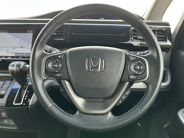 ホンダ ステップワゴン スパーダ ホンダセンシング 群馬県 2020(令2)年 4.8万km プラチナホワイトパール ワンオーナー/ホンダセンシング/・衝突軽減ブレーキシステム/・先行車検知/・先行車発進お知らせ/・路外逸脱抑制機能/・レーンキープアシスト/・標識認識システム/純正9インチインターナビ　VXM-217VFNi/　(CD DVD Bluetooth　フルセグTV SD AM FM)/純正フリップダウンモニター/バックカメラ/ビルトインETC2.0/両側パワースライドドア/アイドリングストップ/純正ドライブレコーダー（前方録画）/LEDヘッドライト/オートライト/革巻きステアリング/ステアリングスイッチ/パドルシフト/横滑り防止/電動格納ウィンカーミラー/純正フロアマット