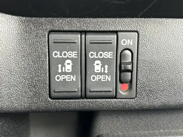 ホンダ ステップワゴン スパーダ ホンダセンシング 群馬県 2020(令2)年 4.8万km プラチナホワイトパール ワンオーナー/ホンダセンシング/・衝突軽減ブレーキシステム/・先行車検知/・先行車発進お知らせ/・路外逸脱抑制機能/・レーンキープアシスト/・標識認識システム/純正9インチインターナビ　VXM-217VFNi/　(CD DVD Bluetooth　フルセグTV SD AM FM)/純正フリップダウンモニター/バックカメラ/ビルトインETC2.0/両側パワースライドドア/アイドリングストップ/純正ドライブレコーダー（前方録画）/LEDヘッドライト/オートライト/革巻きステアリング/ステアリングスイッチ/パドルシフト/横滑り防止/電動格納ウィンカーミラー/純正フロアマット