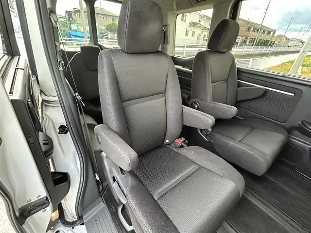 ホンダ ステップワゴン スパーダ ホンダセンシング 群馬県 2020(令2)年 4.8万km プラチナホワイトパール ワンオーナー/ホンダセンシング/・衝突軽減ブレーキシステム/・先行車検知/・先行車発進お知らせ/・路外逸脱抑制機能/・レーンキープアシスト/・標識認識システム/純正9インチインターナビ　VXM-217VFNi/　(CD DVD Bluetooth　フルセグTV SD AM FM)/純正フリップダウンモニター/バックカメラ/ビルトインETC2.0/両側パワースライドドア/アイドリングストップ/純正ドライブレコーダー（前方録画）/LEDヘッドライト/オートライト/革巻きステアリング/ステアリングスイッチ/パドルシフト/横滑り防止/電動格納ウィンカーミラー/純正フロアマット