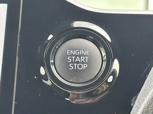 トヨタ ヴォクシー S－Z 奈良県 2023(令5)年 1.5万km アティチュードブラックマイカ 純正10.5インチディスプレイオーディオ/（TV/BT/AppleCarPlay/AndroidAut）/純正14インチフリップダウンモニター（V14T-R72R）/レーダークルーズコントロール/バックカメラ/前後コーナーセンサー/プリクラッシュセーフティ/レーンキープアシスト/両側パワースライドドア/ハーフレザーシート/前席シートヒーター/前後ドライブレコーダー/ETC2.0/LEDヘッドライト/純正17インチAW/保証書/取り扱い説明書/スペアキーX1