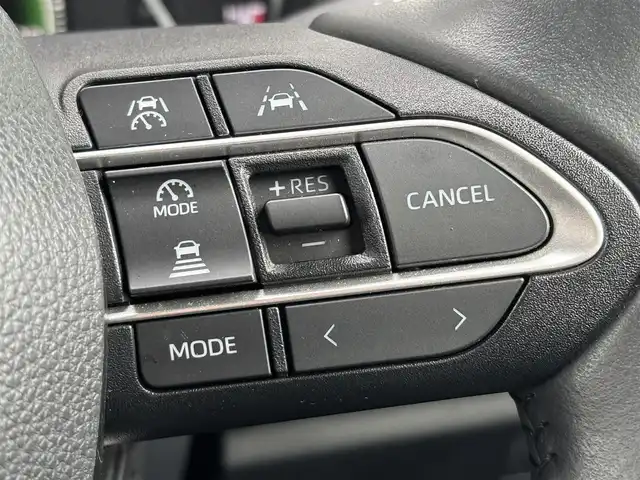 トヨタ ヴォクシー S－Z 奈良県 2023(令5)年 1.5万km アティチュードブラックマイカ 純正10.5インチディスプレイオーディオ/（TV/BT/AppleCarPlay/AndroidAut）/純正14インチフリップダウンモニター（V14T-R72R）/レーダークルーズコントロール/バックカメラ/前後コーナーセンサー/プリクラッシュセーフティ/レーンキープアシスト/両側パワースライドドア/ハーフレザーシート/前席シートヒーター/前後ドライブレコーダー/ETC2.0/LEDヘッドライト/純正17インチAW/保証書/取り扱い説明書/スペアキーX1