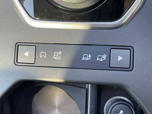 ランドローバー レンジローバーイヴォーク SEプラス 三重県 2017(平29)年 4万km フィレンツェレッド /禁煙車//スマートキー//プッシュスタート//ワンオーナー//純正HDDナビ//全方位カメラ//オートAC//前席シートヒーター/[前席メモリ機能付きパワーシート//本革シート//ステアリングスイッチ//クルーズコントロール//MTモード付AT//パドルシフト//MERIDIANサウンド//ガラスルーフ//4WD//ターボ//AEB(衝突軽減ブレーキ)//LDW//BSM//ETC//社外前方ドライブレコーダー//サイドカーテンエアバッグ//LED//オートライト