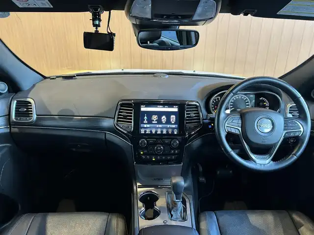 クライスラー・ジープ ジープ グランドチェロキー WK 10thアニバーサリーED 宮城県 2021(令3)年 1.5万km 白 特別仕様車/ワンオーナー/アダプティブクルーズコントロール/レーンキープアシスト/ブラインドスポットアシスト/純正ナビゲーションシステム/フルセグTV/フロント/サイド/バックカメラ/ブラックレザーシート/シートベンチレーション/シートヒーター/パワーシート/ステアリングヒーター/純正18インチAW/スマートキー/パワーバックドア/ルーフレール