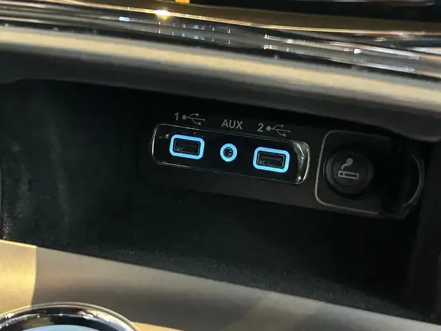 クライスラー・ジープ ジープ グランドチェロキー WK 10thアニバーサリーED 宮城県 2021(令3)年 1.5万km 白 特別仕様車/ワンオーナー/アダプティブクルーズコントロール/レーンキープアシスト/ブラインドスポットアシスト/純正ナビゲーションシステム/フルセグTV/フロント/サイド/バックカメラ/ブラックレザーシート/シートベンチレーション/シートヒーター/パワーシート/ステアリングヒーター/純正18インチAW/スマートキー/パワーバックドア/ルーフレール