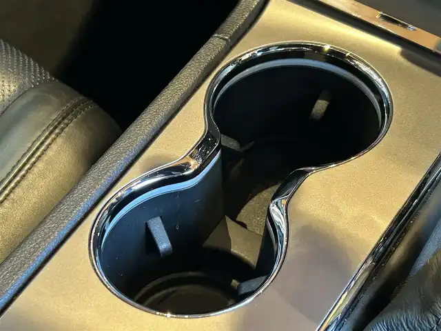 クライスラー・ジープ ジープ グランドチェロキー WK 10thアニバーサリーED 宮城県 2021(令3)年 1.5万km 白 特別仕様車/ワンオーナー/アダプティブクルーズコントロール/レーンキープアシスト/ブラインドスポットアシスト/純正ナビゲーションシステム/フルセグTV/フロント/サイド/バックカメラ/ブラックレザーシート/シートベンチレーション/シートヒーター/パワーシート/ステアリングヒーター/純正18インチAW/スマートキー/パワーバックドア/ルーフレール