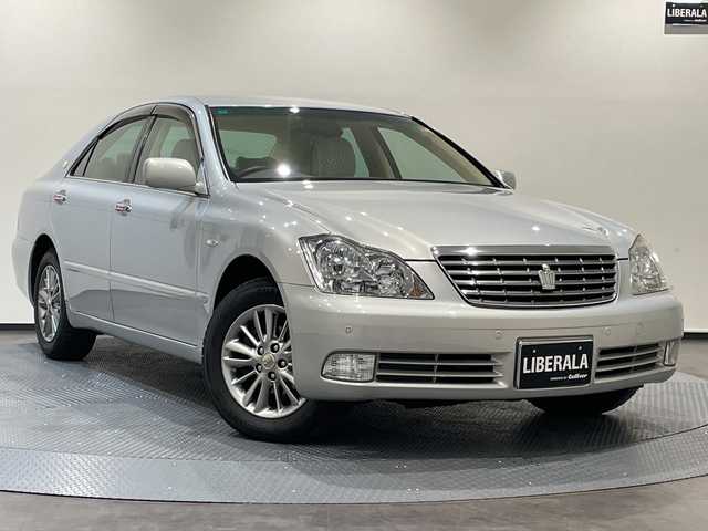 トヨタ クラウン ロイヤル RエクストラiFourQプレミア 新潟県 2008(平20)年 8.2万km プレミアムシルバーパール エンジンスタートボタン/パワーステアリング/パワーウィンドウ/4WD/スマートキー/オートエアコン/クルーズコントロール/MD/MDチェンジャー/純正ETC/バックカメラ/フルセグTV/純正DVDナビ/D+N席パワーシート/レザーシート/純正アルミホイール/ABS/横滑り防止装置/AFS/前後コーナーセンサー/LEDヘッドライト/W+サイドエアバック/カーテンエアバック