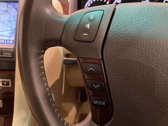 トヨタ クラウン ロイヤル RエクストラiFourQプレミア 新潟県 2008(平20)年 8.2万km プレミアムシルバーパール エンジンスタートボタン/パワーステアリング/パワーウィンドウ/4WD/スマートキー/オートエアコン/クルーズコントロール/MD/MDチェンジャー/純正ETC/バックカメラ/フルセグTV/純正DVDナビ/D+N席パワーシート/レザーシート/純正アルミホイール/ABS/横滑り防止装置/AFS/前後コーナーセンサー/LEDヘッドライト/W+サイドエアバック/カーテンエアバック