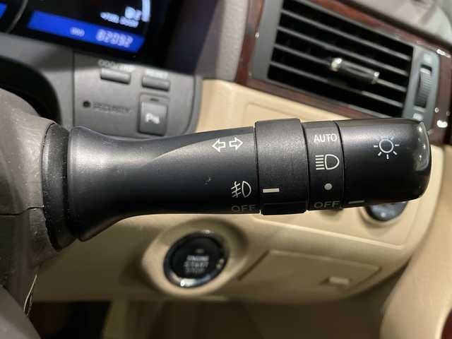 トヨタ クラウン ロイヤル RエクストラiFourQプレミア 新潟県 2008(平20)年 8.2万km プレミアムシルバーパール エンジンスタートボタン/パワーステアリング/パワーウィンドウ/4WD/スマートキー/オートエアコン/クルーズコントロール/MD/MDチェンジャー/純正ETC/バックカメラ/フルセグTV/純正DVDナビ/D+N席パワーシート/レザーシート/純正アルミホイール/ABS/横滑り防止装置/AFS/前後コーナーセンサー/LEDヘッドライト/W+サイドエアバック/カーテンエアバック