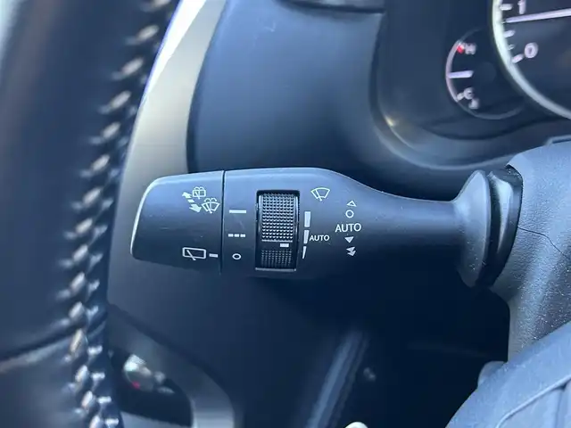 レクサス ＮＸ 300 スパイス&シック 愛知県 2020(令2)年 4万km ソニッククォーツ 純正10.3インチワイドナビ/　AM/FM・CD/DVD・BT・USB/ムーンルーフ/全方位カメラ/パノラミックビューモニター/プリクラッシュセーフティシステム/レーントレーシングアシスト/アダプティブハイビームシステム/レーダークルーズコントローズ/先行車発進告知機能/ブラインドスポットモニター/パーキングサポートブレーキ/パワーバックドア/三眼LEDヘッドランプ/ステアリングヒーター/前席シートヒーター/エアシート/パワーシート/運転席シートメモリー/純正18インチAW/純正フロアマット/ETC2.0/カードキー/保証書/取説