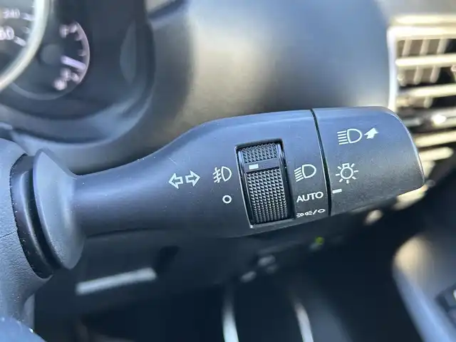 レクサス ＮＸ 300 スパイス&シック 愛知県 2020(令2)年 4万km ソニッククォーツ 純正10.3インチワイドナビ/　AM/FM・CD/DVD・BT・USB/ムーンルーフ/全方位カメラ/パノラミックビューモニター/プリクラッシュセーフティシステム/レーントレーシングアシスト/アダプティブハイビームシステム/レーダークルーズコントローズ/先行車発進告知機能/ブラインドスポットモニター/パーキングサポートブレーキ/パワーバックドア/三眼LEDヘッドランプ/ステアリングヒーター/前席シートヒーター/エアシート/パワーシート/運転席シートメモリー/純正18インチAW/純正フロアマット/ETC2.0/カードキー/保証書/取説